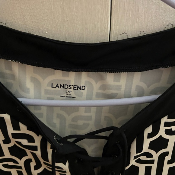 Women’s swimsuit coverup - Picture 2 of 3